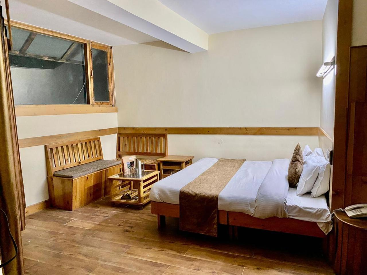 The Vashisht, Manali - A Four Star Luxury Hotel ภายนอก รูปภาพ