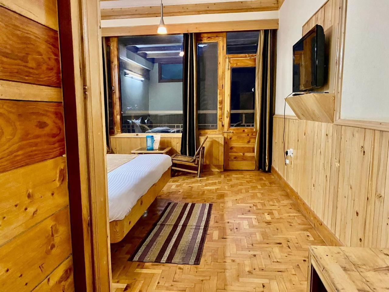 The Vashisht, Manali - A Four Star Luxury Hotel ภายนอก รูปภาพ