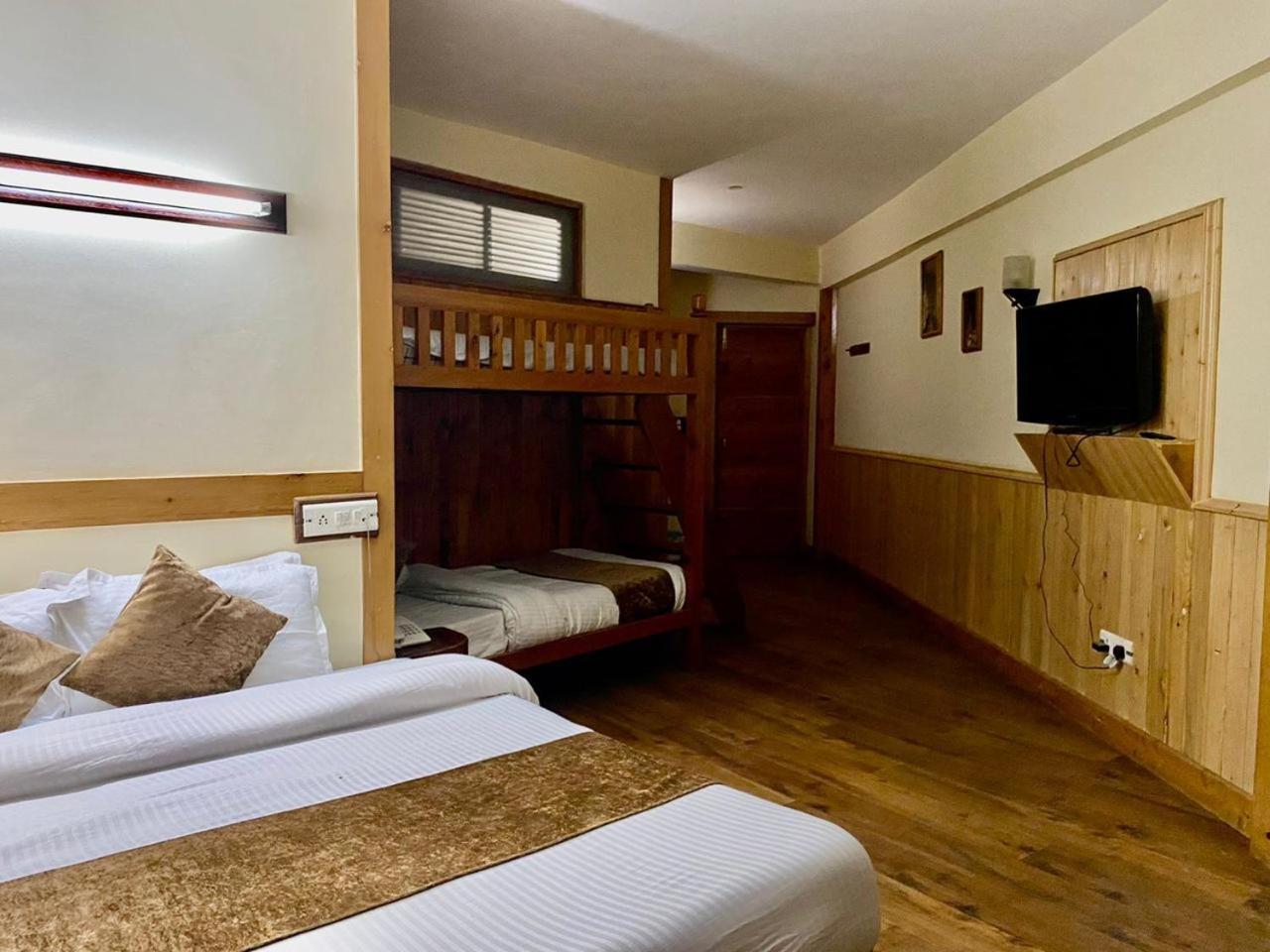 The Vashisht, Manali - A Four Star Luxury Hotel ภายนอก รูปภาพ